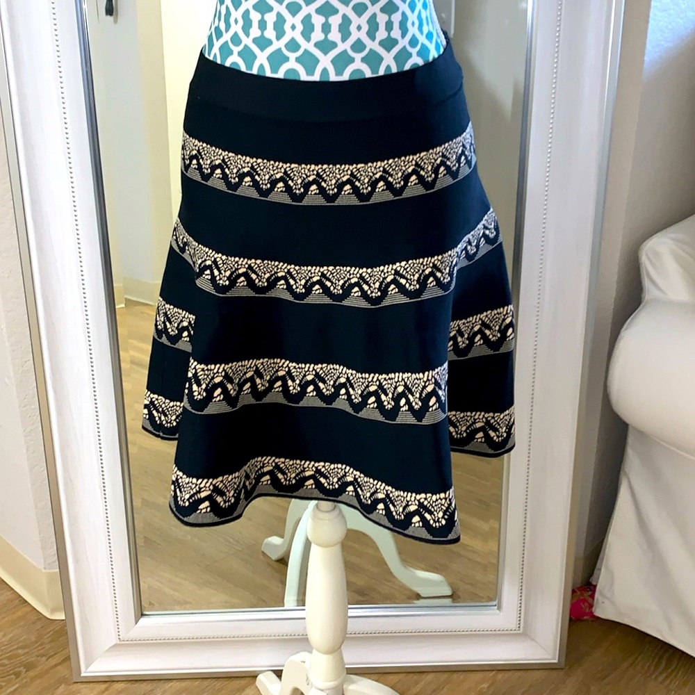 BCBG MAXAZRIA FLAIR SKIRT